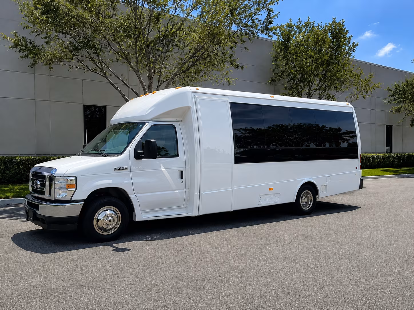 guest shuttles to dashi wine bar and emporium and wedding venues around north charleston